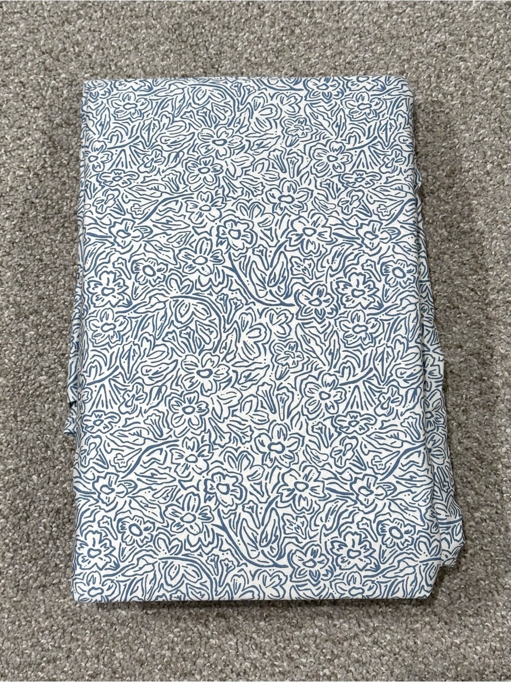 NWOT Queen Flat Sheet Blue Floral Threshold
